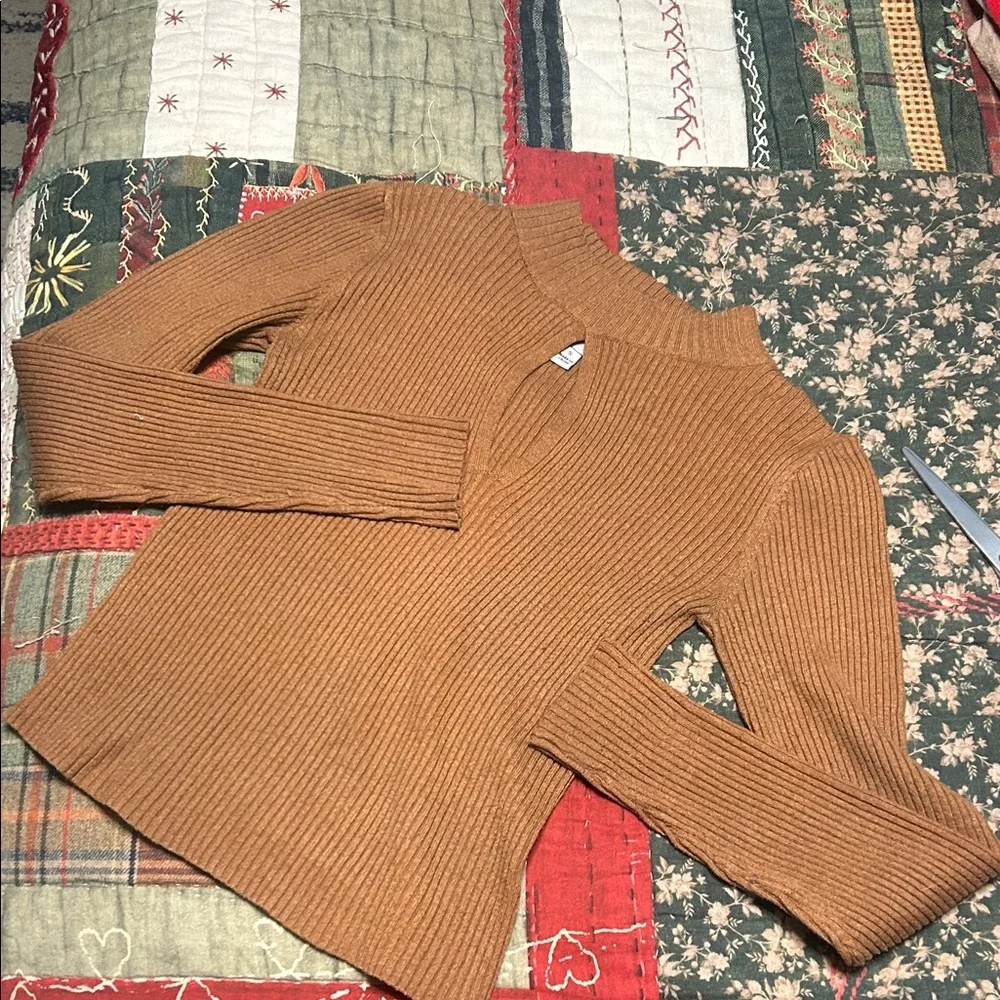 Pink Rose Women's V-Neck Ribbed Brown Sweater - Picture 2 of 4